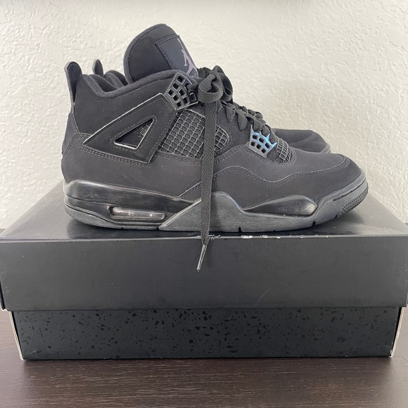 Air Jordan 4 Retro - Picture 4 of 10